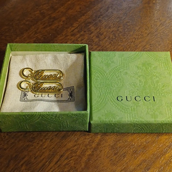 AUTHENTIC GUCCI CURSIVE NAME GOLD TONE DANGLING EARRINGS - Picture 9 of 10